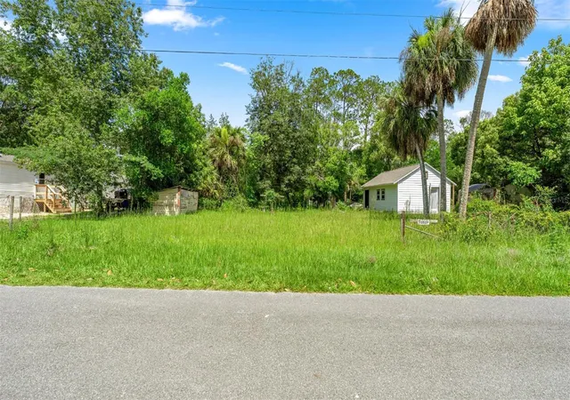 Photo 2 of Single family home for sale at 10085 Plum St, Hampton, FL 32044 | MLS# OM728290 | Listing updated on 2026-08-11