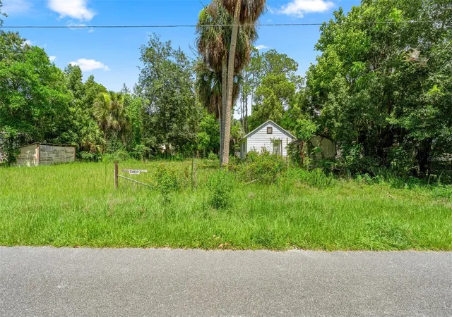 Photo 3 of Single family home for sale at 10085 Plum St, Hampton, FL 32044 | MLS# OM728290 | Listing updated on 2026-08-11
