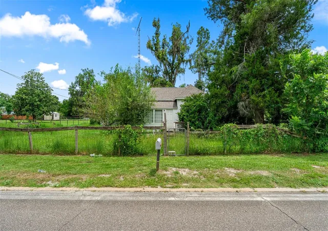 Photo 2 of Single family home for sale at 5698 Navarre Ave, Hampton, FL 32044 | MLS# OM728291 | Listing updated on 2026-08-11