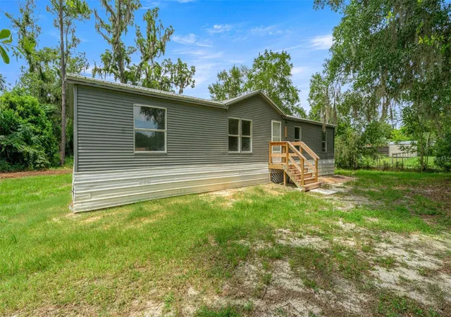 Photo 2 of Manufactured home for sale at 5363 Orange St, Hampton, FL 32044 | MLS# OM728292 | Listing updated on 2026-08-11