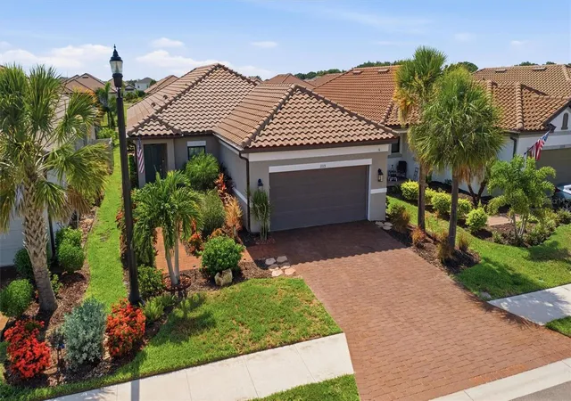 3rd image of 11115 Devonbridge Dr, Palmetto, FL 34221 | MLS# TB8528245