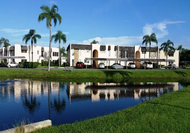 2nd image of 114 Fernwood Cir #114, Seminole, FL 33777 | MLS# TB8528249