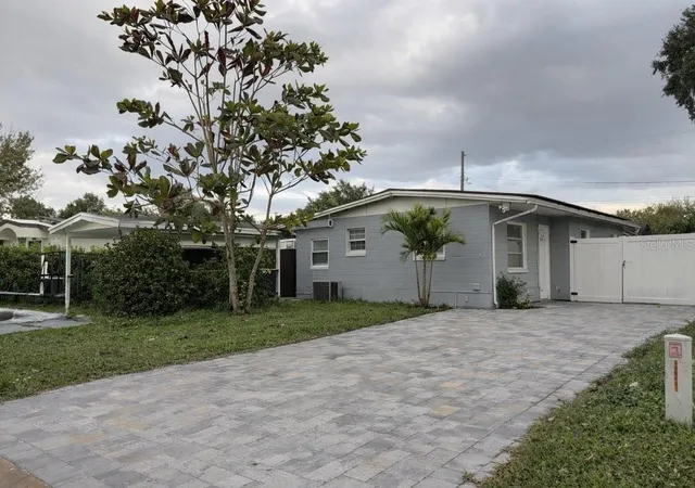 Photo 2 of Single family home for sale at 2615 N Beaumont Ave, Kissimmee, FL 34741 | MLS# S5153530 | Listing updated on 2026-07-11