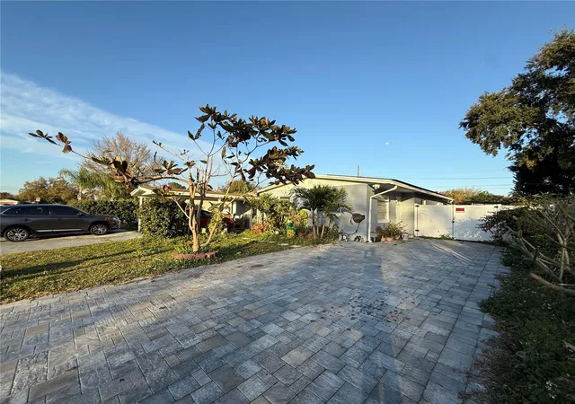 Photo 4 of Single family home for sale at 2615 N Beaumont Ave, Kissimmee, FL 34741 | MLS# S5153530 | Listing updated on 2026-07-11
