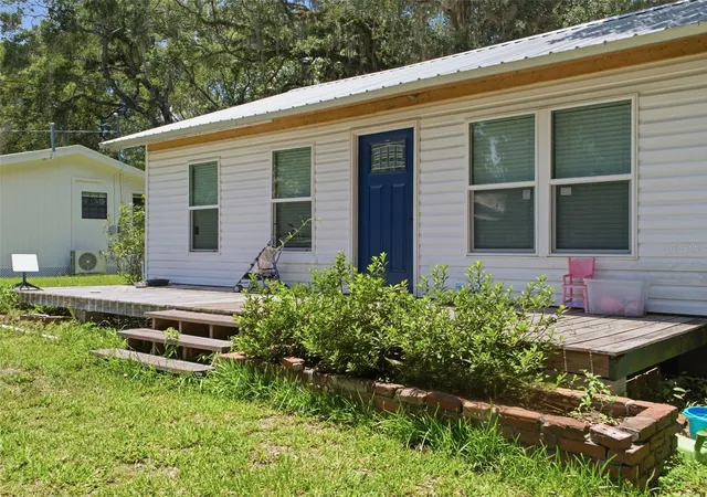 Photo 1 of Single family home for sale at 306 Se 2nd Street, Williston, FL 32696 | MLS# OM728296 | Listing updated on 2026-09-04