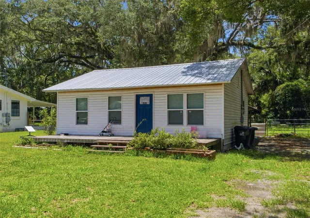 Photo 18 of Single family home for sale at 306 Se 2nd Street, Williston, FL 32696 | MLS# OM728296 | Listing updated on 2026-09-04