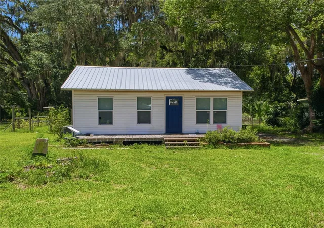 Photo 2 of Single family home for sale at 306 Se 2nd Street, Williston, FL 32696 | MLS# OM728296 | Listing updated on 2026-09-04