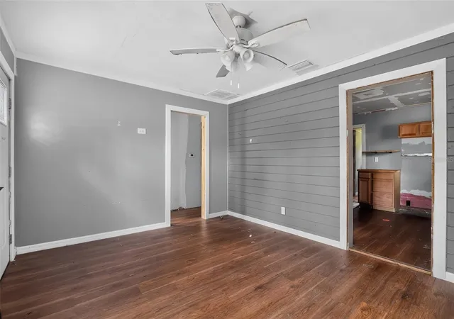 3rd image of 306 SE 2ND STREET, Williston, FL 32696 | MLS# OM728296