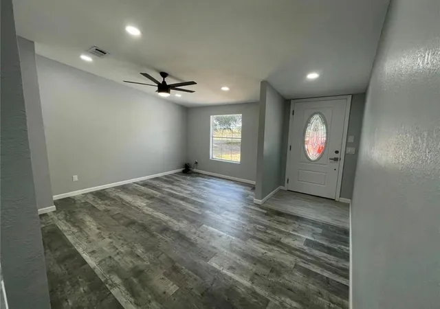 3rd image of 30349 Elam Rd, Wesley Chapel, FL 33545 | MLS# GC541886