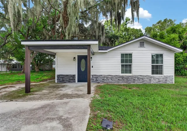 Photo 1 of Sale Pending at 925 Adrian Ct, Lakeland, FL 33801 | MLS# O6424317 | Listing updated on 2026-09-04