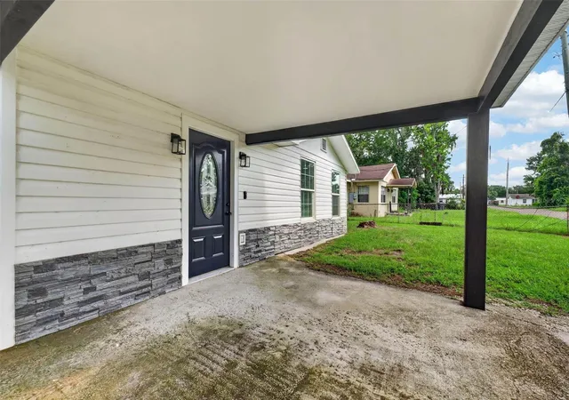 Photo 3 of Sale Pending at 925 Adrian Ct, Lakeland, FL 33801 | MLS# O6424317 | Listing updated on 2026-09-04