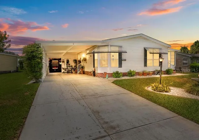 1st image of 1226 Pompano Ln, Lady Lake, FL 32159 | MLS# G5114936