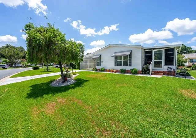Photo 3 of Sale Pending at 1226 Pompano Ln, Lady Lake, FL 32159 | MLS# G5114936 | Listing updated on 2026-10-10