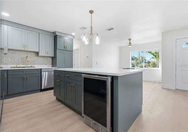 3rd image of 9460 Treasure Ln Ne, St Petersburg, FL 33702 | MLS# TB8528278