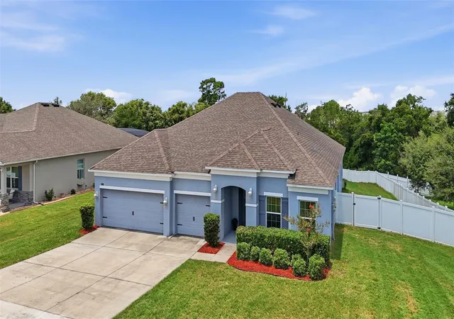 Photo 4 of Single family home for sale at 1948 Bell Crk Loop, Fruitland Park, FL 34731 | MLS# O6424322 | Listing updated on 2026-09-05