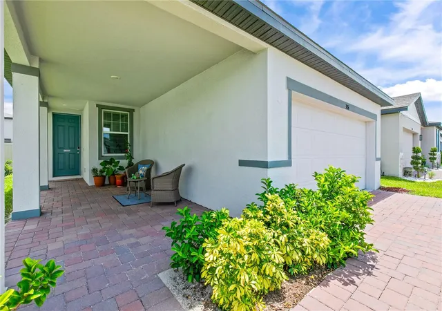 3rd image of 3856 Giorgio Dr, Winter Haven, FL 33884 | MLS# S5153537