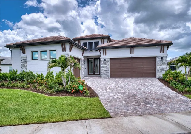 Photo 2 of Single family home for sale at 4584 Cedron Ct, Sarasota, FL 34240 | MLS# A4699706 | Listing updated on 2026-08-18