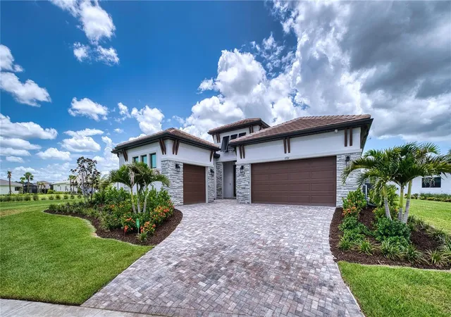 Photo 3 of Single family home for sale at 4584 Cedron Ct, Sarasota, FL 34240 | MLS# A4699706 | Listing updated on 2026-08-18