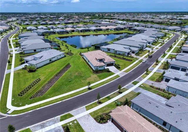 Photo 3 of Single family home for sale at 4584 Cedron Ct, Sarasota, FL 34240 | MLS# A4699706 | Listing updated on 2026-08-18