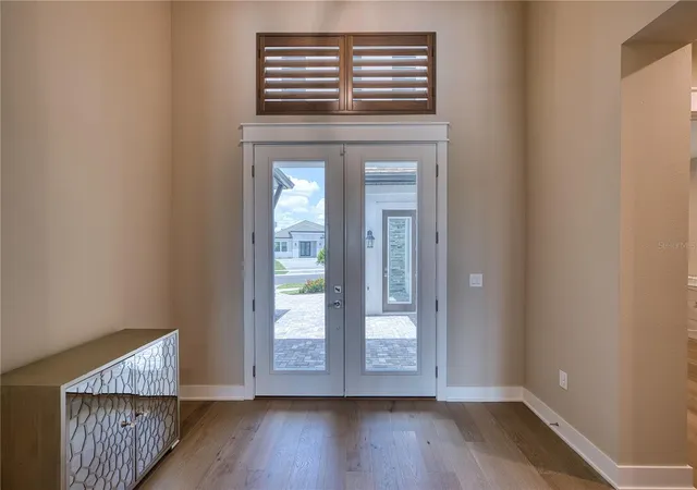 Photo 4 of Single family home for sale at 4584 Cedron Ct, Sarasota, FL 34240 | MLS# A4699706 | Listing updated on 2026-08-18