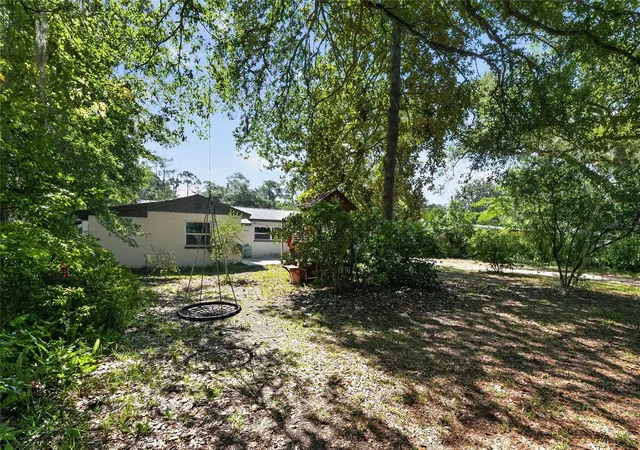 2nd image of 1805 Ne 6th Ter, Gainesville, FL 32609 | MLS# GC541889