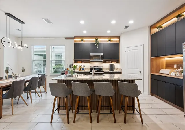 Photo 5 of Single family home for sale at 17070 Water Spring Blvd, Winter Garden, FL 34787 | MLS# O6424329 | Listing updated on 2026-08-15