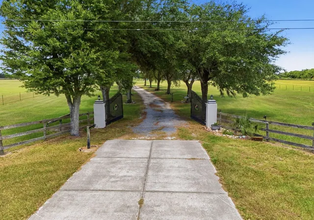 2nd image of 11748 Ne Jacksonville Rd, Anthony, FL 32617 | MLS# C7528298