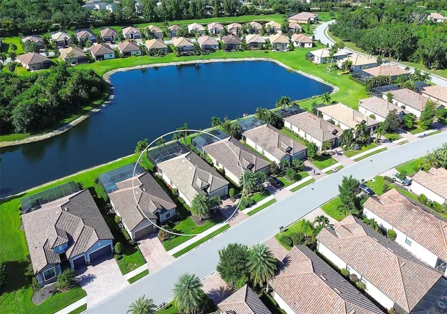 Photo 2 of Single family home for sale at 7130 Quiet Crk Dr, Bradenton, FL 34212 | MLS# A4699708 | Listing updated on 2026-09-17