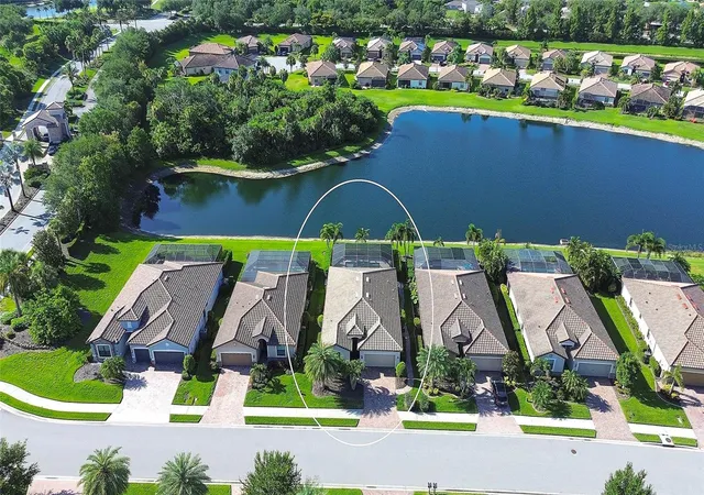 Photo 3 of Single family home for sale at 7130 Quiet Crk Dr, Bradenton, FL 34212 | MLS# A4699708 | Listing updated on 2026-09-17