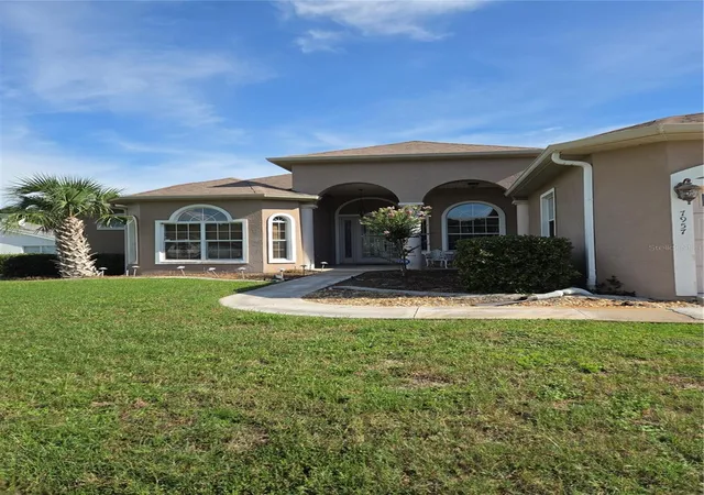 Photo 3 of Single family home for sale at 7957 Sw 103rd Loop, Ocala, FL 34476 | MLS# OM728307 | Listing updated on 2026-07-23