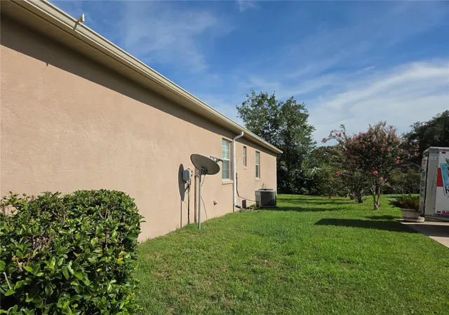 Photo 4 of Single family home for sale at 7957 SW 103rd Loop, Ocala, FL 34476 | MLS# OM728307 | Listing updated on 2026-07-23