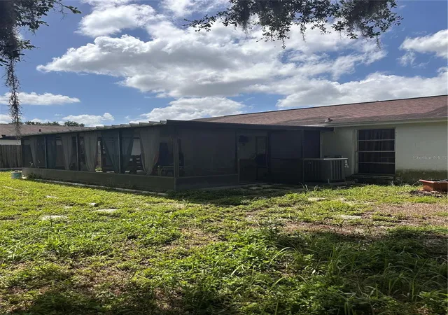 Photo 4 of Single family home for sale at 8848 Oak Cir, Tampa, FL 33615 | MLS# TB8528307 | Listing updated on 2026-10-06