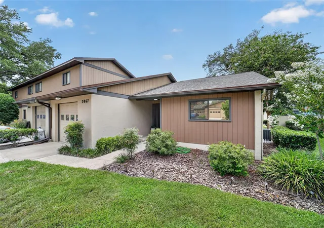 Townhouse for sale at 3867 NE 17th Street Cir, OCALA, FL 34470 | MLS# OM728310