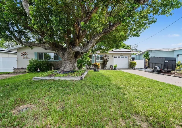 Photo 2 of Sale Pending at 5603 Lown St N, St Petersburg, FL 33714 | MLS# TB8528336 | Listing updated on 2026-08-28