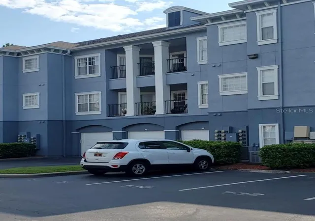 Listing Photo 3 - Condo for sale in building located at 3621 Conroy Rd, Orlando, FL 32839 - Unit #720
