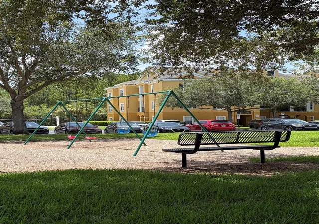 Listing Photo 4 - Condo for sale in building located at 3621 Conroy Rd, Orlando, FL 32839 - Unit #720