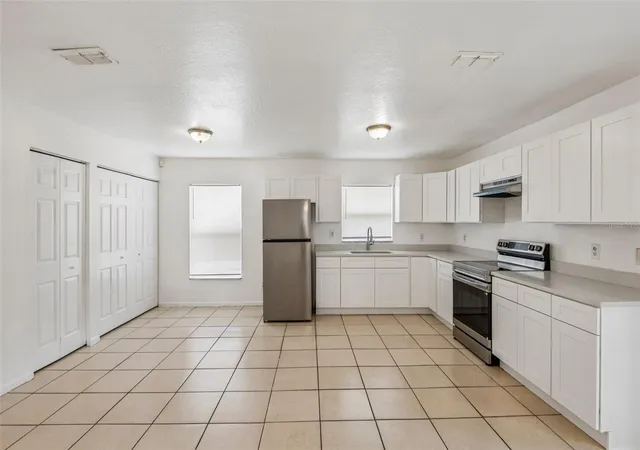 4th image of 3808 Whittier St, Tampa, FL 33619 | MLS# TB8528350