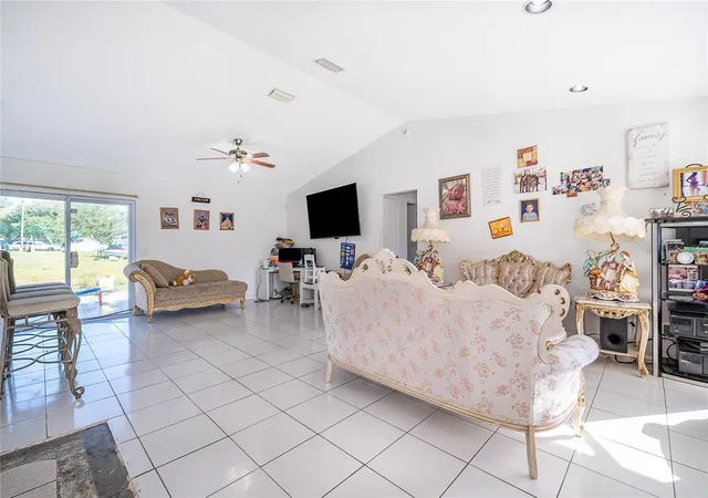 Photo 3 of Single family home for sale at 14 Cedar Tr Ter, Ocala, FL 34472 | MLS# O6424371 | Listing updated on 2026-09-03