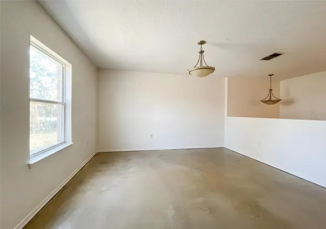 Photo 4 of Single family home for sale at 122 Flatfish Ct, Kissimmee, FL 34759 | MLS# L4963439 | Listing updated on 2026-10-22