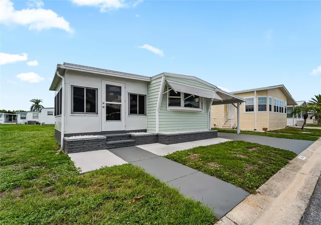 Photo 1 of Manufactured home for sale at 3402 Shingle Oak Ter, Sarasota, FL 34237 | MLS# A4699722 | Listing updated on 2026-09-12