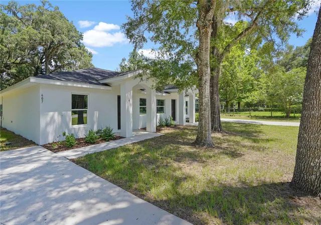 3rd image of 607 Se 4Th Dr #A & B, Williston, FL 32696 | MLS# OM728316