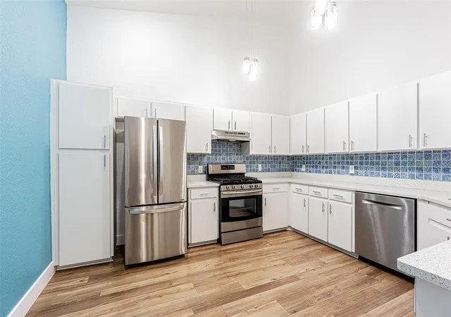 4th image of 21542 Clubside Loop, Lutz, FL 33549 | MLS# TB8528358