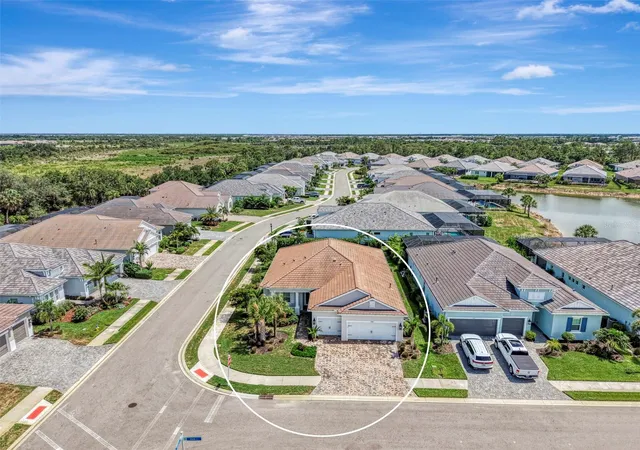 Photo 3 of Single family home for sale at 12365 Vieste Ct, Venice, FL 34293 | MLS# N6145000 | Listing updated on 2026-10-08