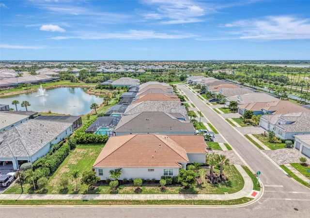 Photo 3 of Single family home for sale at 12365 Vieste Ct, Venice, FL 34293 | MLS# N6145000 | Listing updated on 2026-10-08