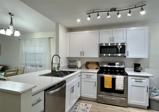 Photo 3 of Townhouse for sale at 962 Stonybrook Cir, Port Orange, FL 32127 | MLS# V4950162 | Listing updated on 2026-09-22