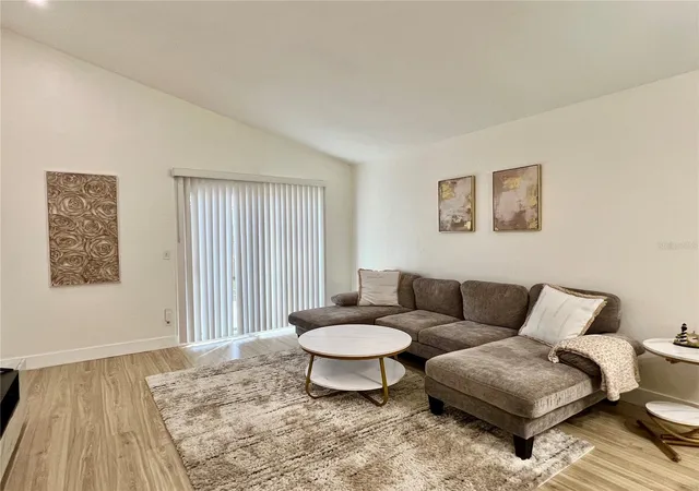 Photo 3 of Townhouse for sale at 962 Stonybrook Cir, Port Orange, FL 32127 | MLS# V4950162 | Listing updated on 2026-09-22
