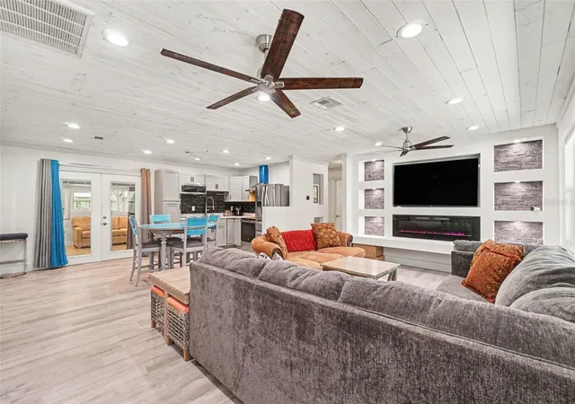 Photo 3 of Single family home for sale at 3728 Gasparilla St, Saint James City, FL 33956 | MLS# V4950163 | Listing updated on 2026-09-06
