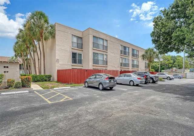 Photo 1 of Condo for sale at 2763 Woodgate Ln #104, Sarasota, FL 34231 | MLS# A4699725 | Listing updated on 2026-08-10