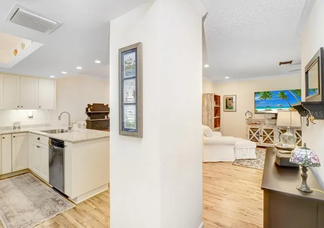 Listing Photo 5 - Condo for sale in building located at 9247 Golf Vw Dr, NEW PORT RICHEY, FL 34655 - Unit #9247