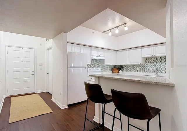 Photo 3 of Condo for sale at 501 S Moody Ave #1139B, Tampa, FL 33609 | MLS# TB8528389 | Listing updated on 2026-10-08